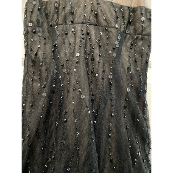 BCBG NWT Beaded Tulle Black dress with beige lining size 8 - Picture 5 of 6